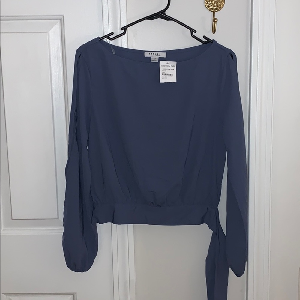 Open sleeve going out top!